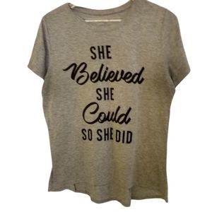 Zoe + Liv XL 100 % cotton Gray T-shirt She Believed She Could So She Did T-0012